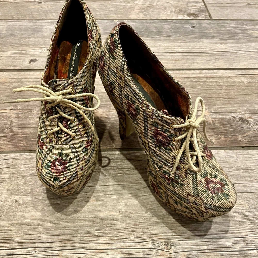 Vintage 90s Floral Lace-Up Heels